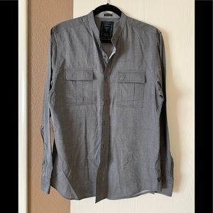 Guess long sleeve shirt with no collar